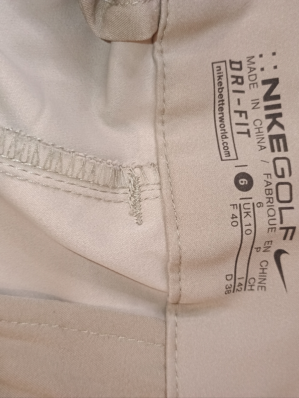 Nike Dri Fit  Women's Khaki Stretch GOLF Shorts - Picture 4 of 6